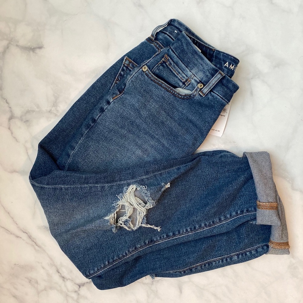 American Eagle Curvy Mom Jeans Size 4